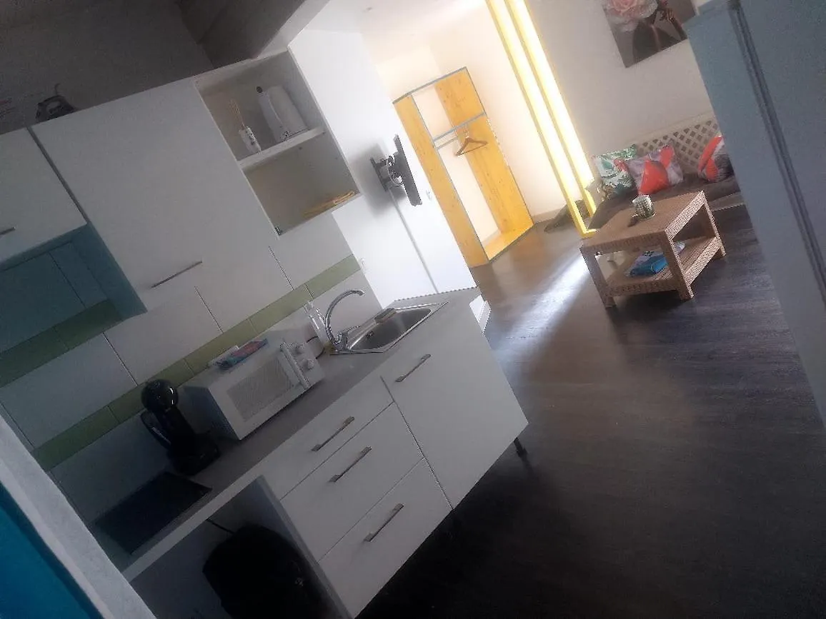 Kaz Senlwi Apartment Saint-Louis